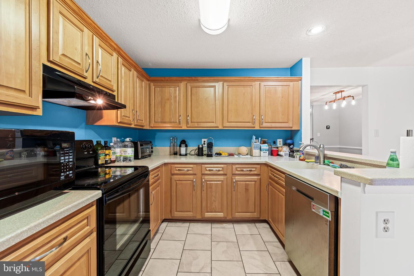 11570 HILL MEADE LN, WOODBRIDGE, Virginia 22192, 3 Bedrooms Bedrooms, ,3 BathroomsBathrooms,Residential,For sale,11570 HILL MEADE LN,VAPW2101582 MLS # VAPW2101582