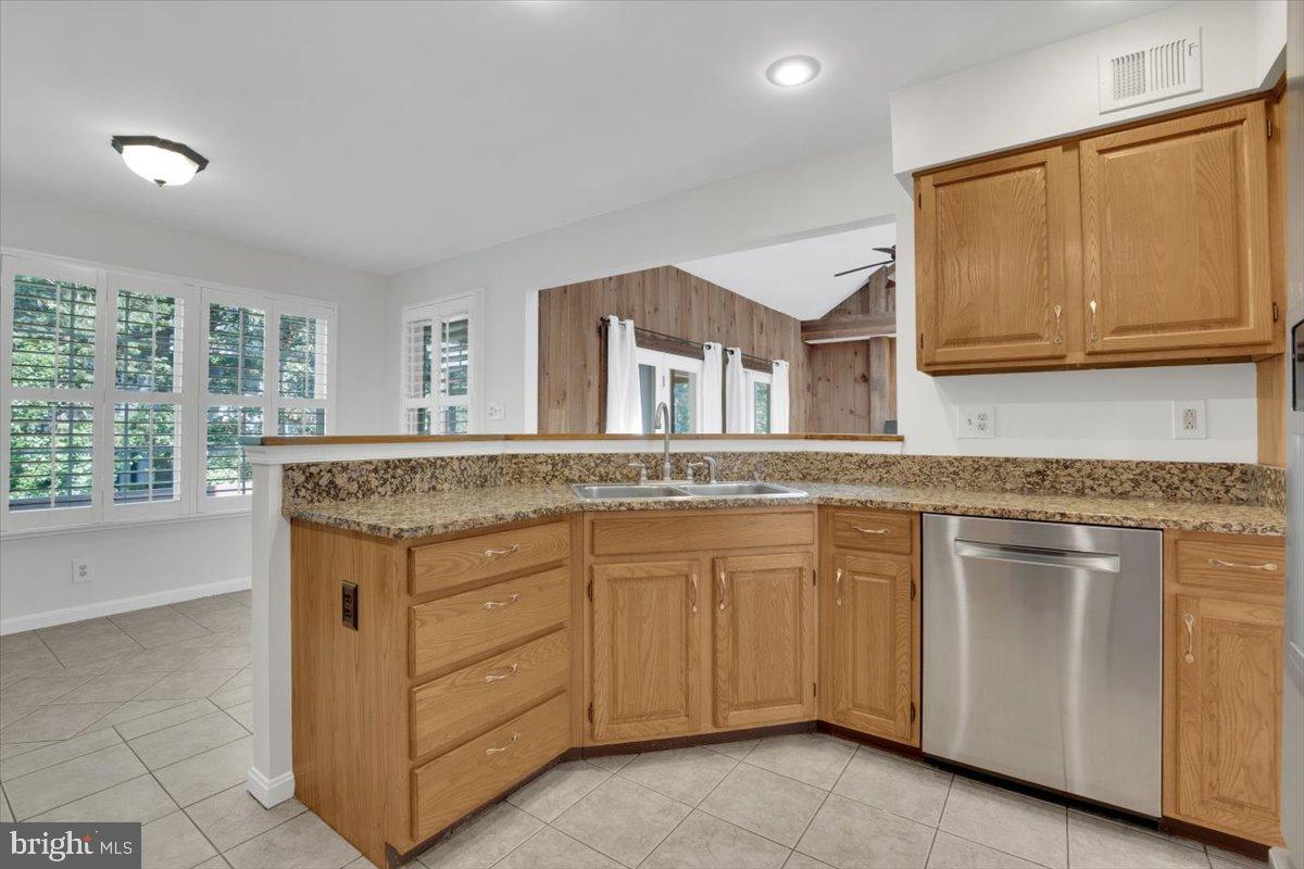43564 GOLDEN MEADOW, ASHBURN, Virginia 20147, 4 Bedrooms Bedrooms, 14 Rooms Rooms,3 BathroomsBathrooms,Residential,For sale,43564 GOLDEN MEADOW,VALO2104930 MLS # VALO2104930