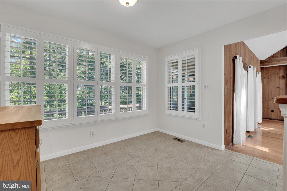 43564 GOLDEN MEADOW, ASHBURN, Virginia 20147, 4 Bedrooms Bedrooms, 14 Rooms Rooms,3 BathroomsBathrooms,Residential,For sale,43564 GOLDEN MEADOW,VALO2104930 MLS # VALO2104930