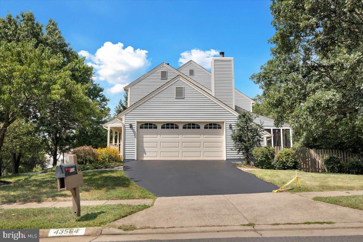 43564 GOLDEN MEADOW, ASHBURN, Virginia 20147, 4 Bedrooms Bedrooms, 14 Rooms Rooms,3 BathroomsBathrooms,Residential,For sale,43564 GOLDEN MEADOW,VALO2104930 MLS # VALO2104930