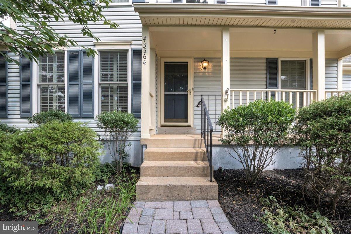 43564 GOLDEN MEADOW, ASHBURN, Virginia 20147, 4 Bedrooms Bedrooms, 14 Rooms Rooms,3 BathroomsBathrooms,Residential,For sale,43564 GOLDEN MEADOW,VALO2104930 MLS # VALO2104930