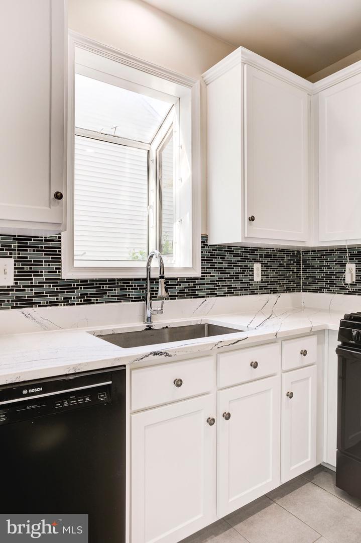 17646 HAMPSTEAD RIDGE CT, DUMFRIES, Virginia 22026, 4 Bedrooms Bedrooms, ,3 BathroomsBathrooms,Residential,For sale,17646 HAMPSTEAD RIDGE CT,VAPW2097350 MLS # VAPW2097350