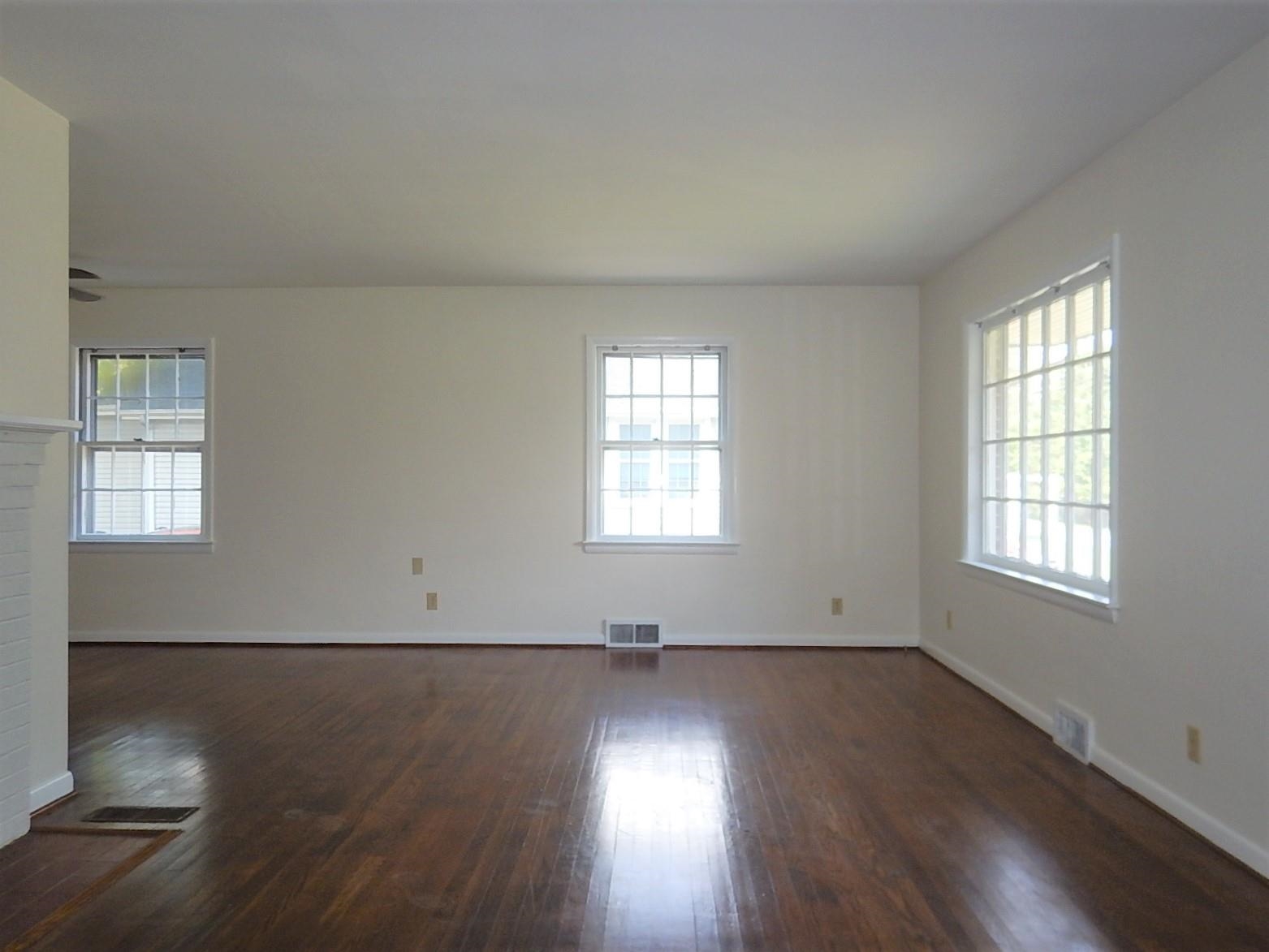1842 LYNDHURST RD, WAYNESBORO, Virginia 22980, 3 Bedrooms Bedrooms, ,1 BathroomBathrooms,Residential,1842 LYNDHURST RD,668028 MLS # 668028