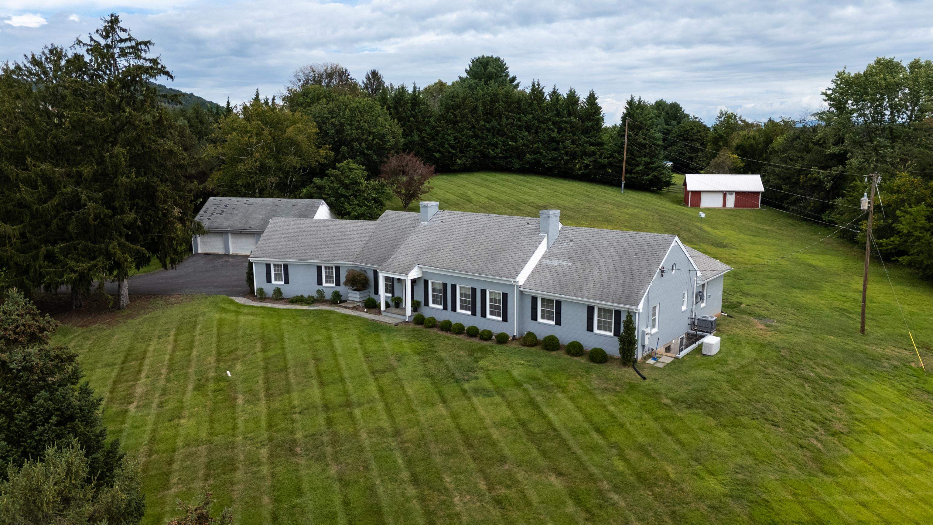 1774 BARTERBROOK RD, STAUNTON, Virginia 24401, 4 Bedrooms Bedrooms, ,3 BathroomsBathrooms,Residential,1774 BARTERBROOK RD,668031 MLS # 668031