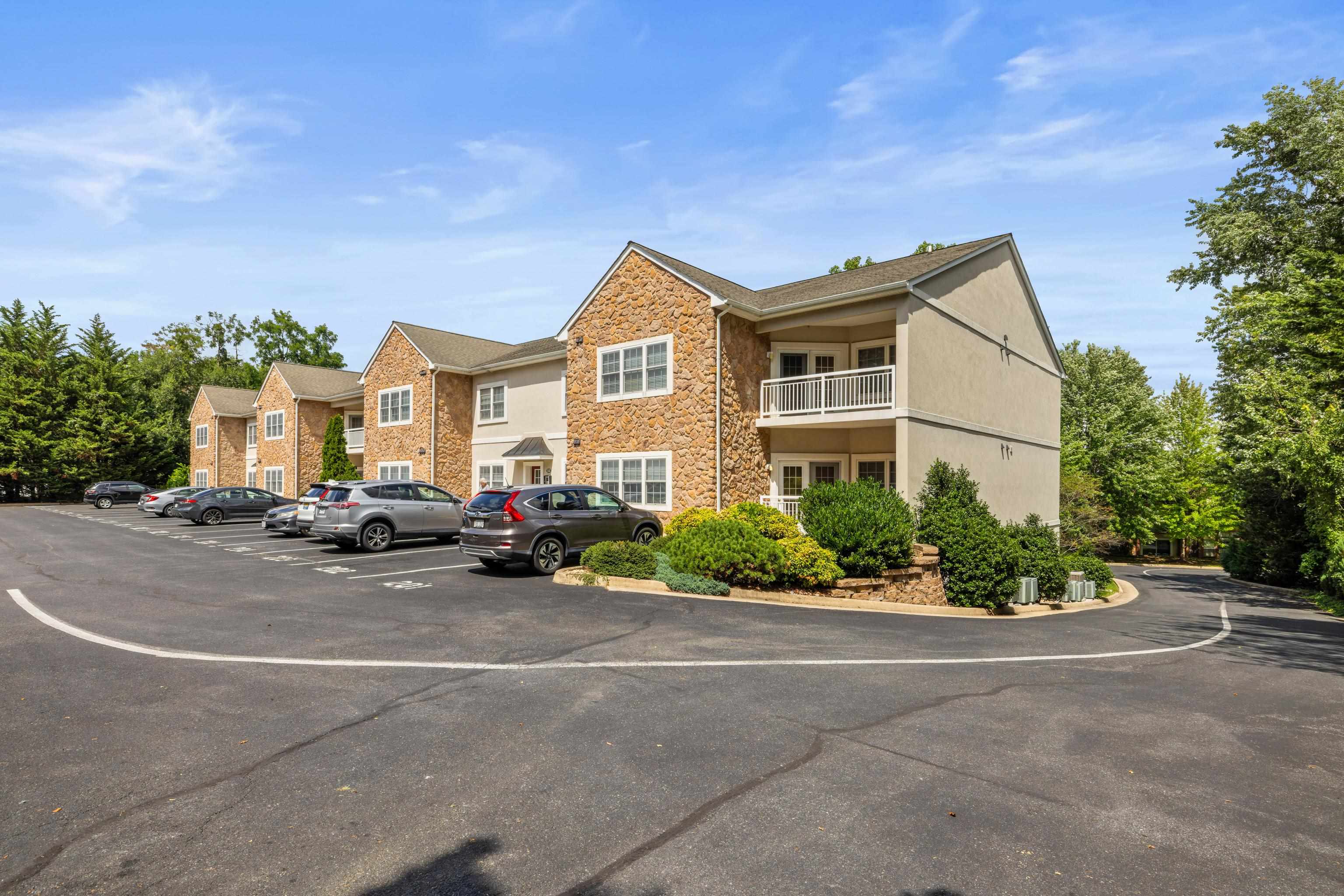 1410 N COALTER ST, STAUNTON, Virginia 24401, 2 Bedrooms Bedrooms, ,2 BathroomsBathrooms,Residential,1410 N COALTER ST,668034 MLS # 668034