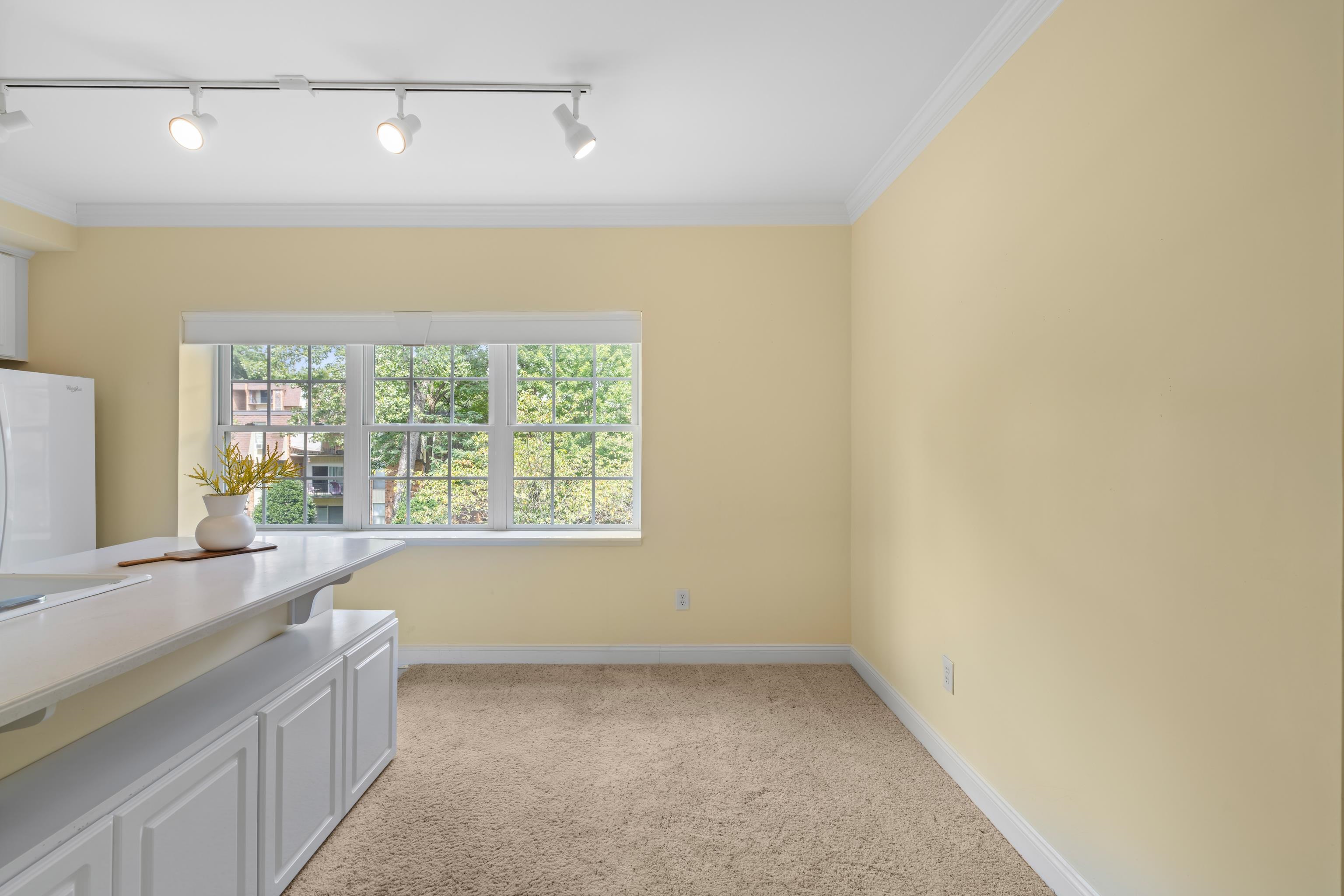 1410 N COALTER ST, STAUNTON, Virginia 24401, 2 Bedrooms Bedrooms, ,2 BathroomsBathrooms,Residential,1410 N COALTER ST,668034 MLS # 668034