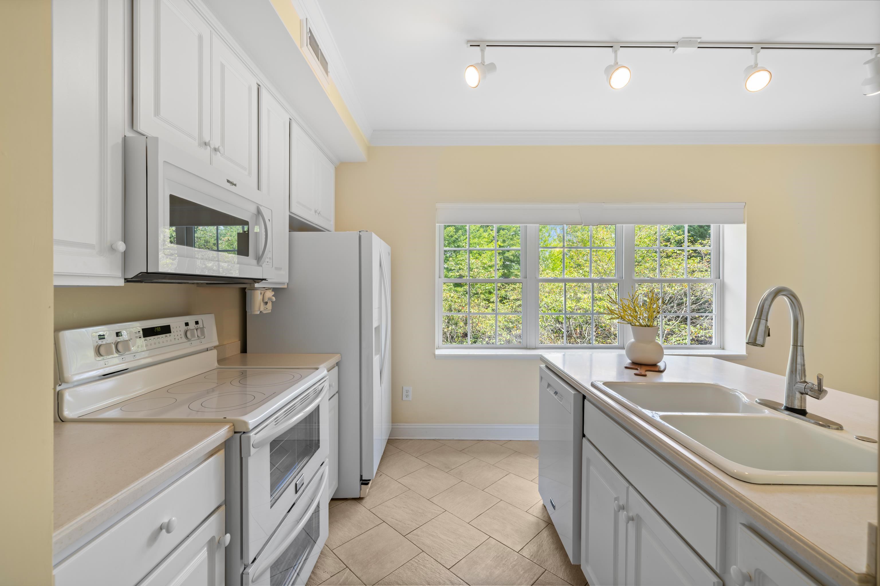 1410 N COALTER ST, STAUNTON, Virginia 24401, 2 Bedrooms Bedrooms, ,2 BathroomsBathrooms,Residential,1410 N COALTER ST,668034 MLS # 668034