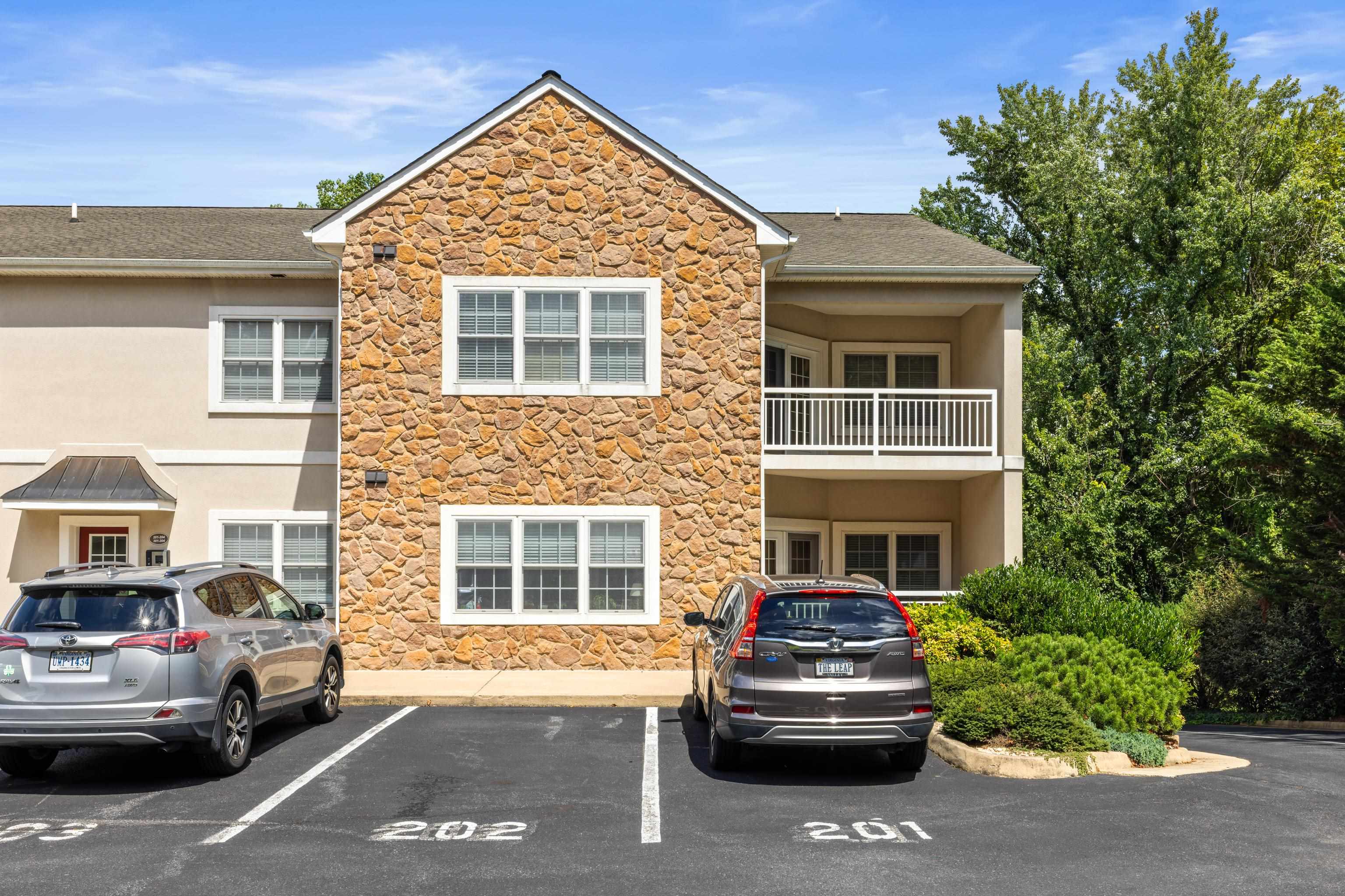 1410 N COALTER ST, STAUNTON, Virginia 24401, 2 Bedrooms Bedrooms, ,2 BathroomsBathrooms,Residential,1410 N COALTER ST,668034 MLS # 668034