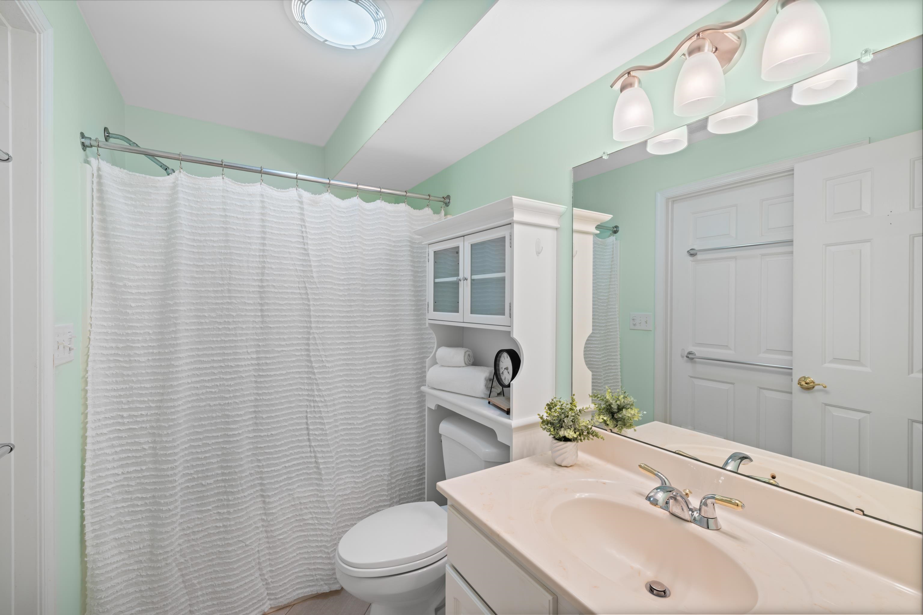 1410 N COALTER ST, STAUNTON, Virginia 24401, 2 Bedrooms Bedrooms, ,2 BathroomsBathrooms,Residential,1410 N COALTER ST,668034 MLS # 668034
