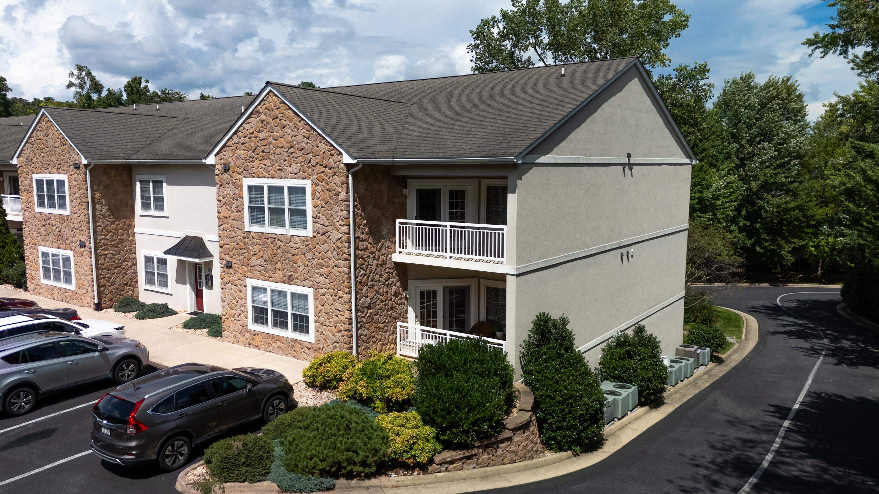 1410 N COALTER ST, STAUNTON, Virginia 24401, 2 Bedrooms Bedrooms, ,2 BathroomsBathrooms,Residential,1410 N COALTER ST,668034 MLS # 668034