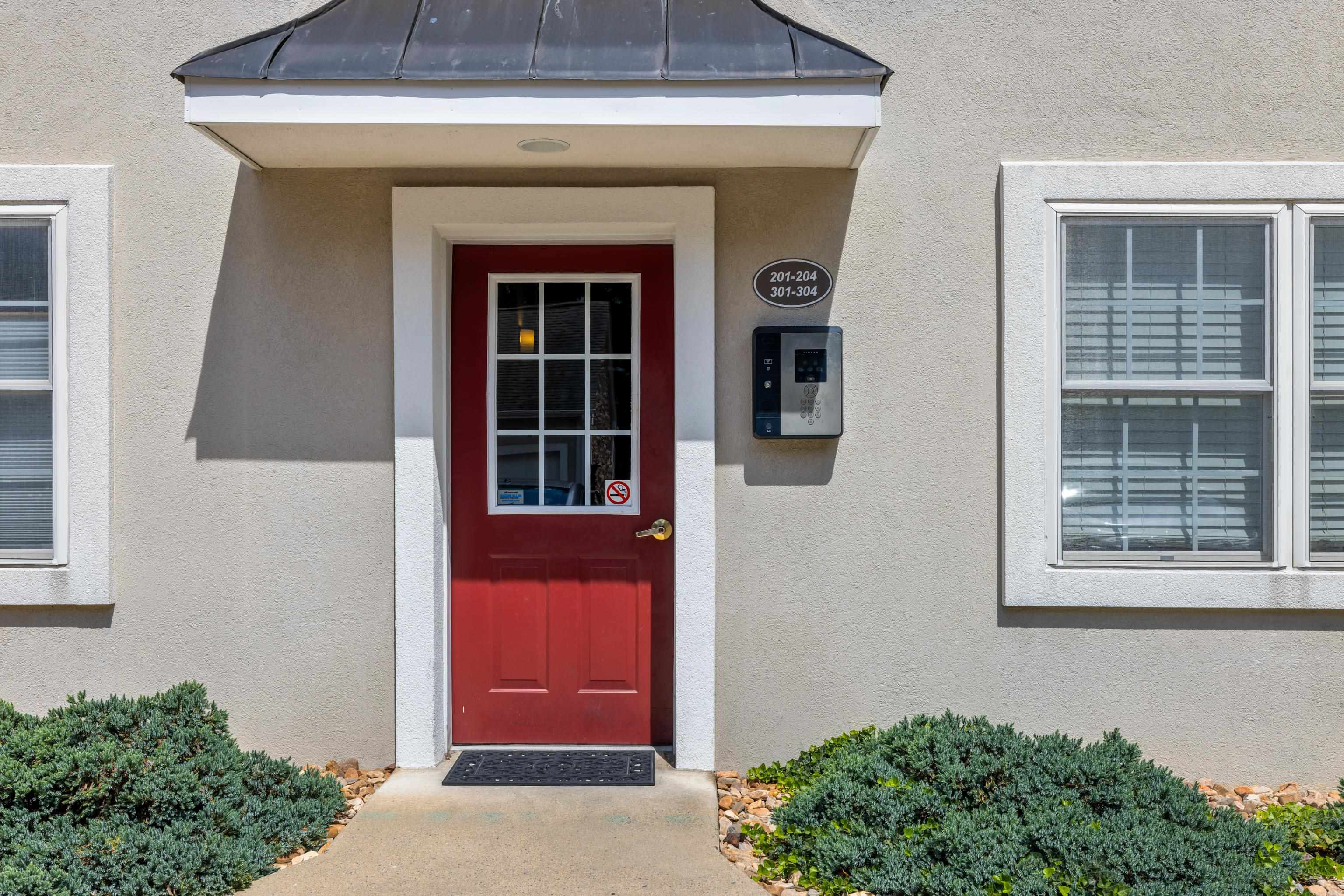 1410 N COALTER ST, STAUNTON, Virginia 24401, 2 Bedrooms Bedrooms, ,2 BathroomsBathrooms,Residential,1410 N COALTER ST,668034 MLS # 668034