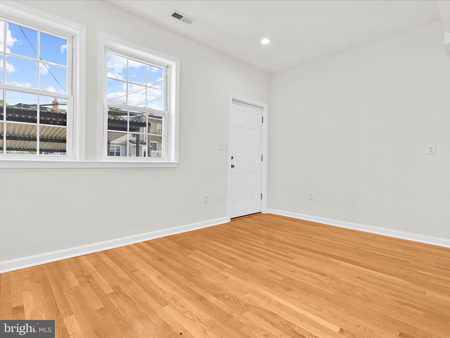 917 DECATUR ST NW, WASHINGTON, District Of Columbia 20011, 3 Bedrooms Bedrooms, ,2 BathroomsBathrooms,Residential,For sale,917 DECATUR ST NW,DCDC2209890 MLS # DCDC2209890