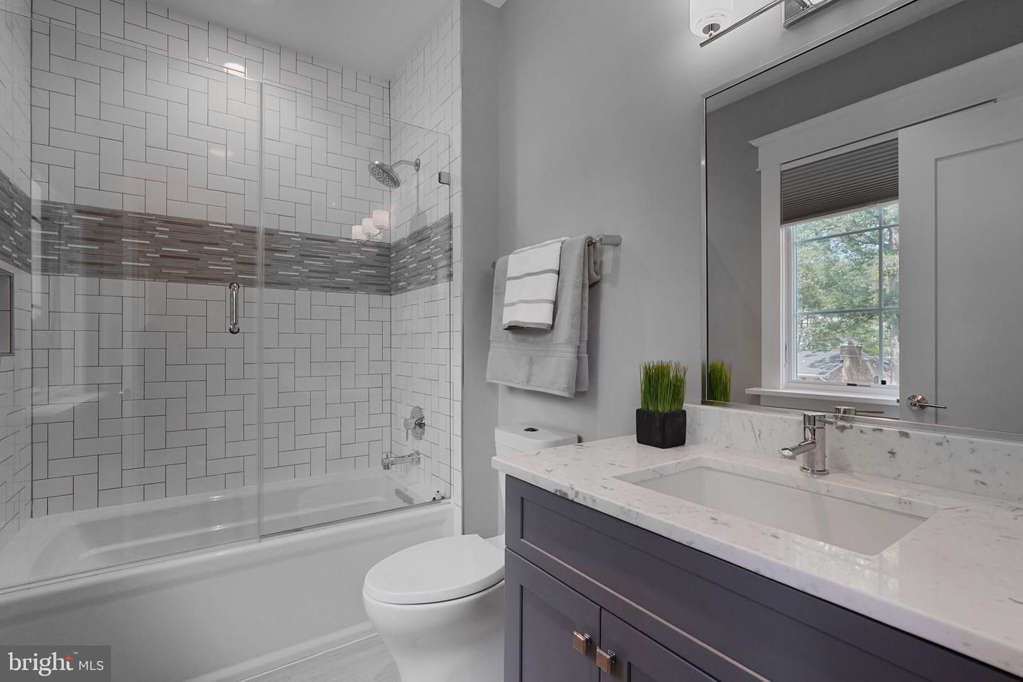 3400 MILITARY RD, ARLINGTON, Virginia 22207, 6 Bedrooms Bedrooms, ,6 BathroomsBathrooms,Residential,For sale,3400 MILITARY RD,VAAR2061122 MLS # VAAR2061122