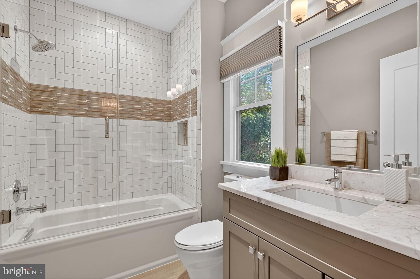 3400 MILITARY RD, ARLINGTON, Virginia 22207, 6 Bedrooms Bedrooms, ,6 BathroomsBathrooms,Residential,For sale,3400 MILITARY RD,VAAR2061122 MLS # VAAR2061122
