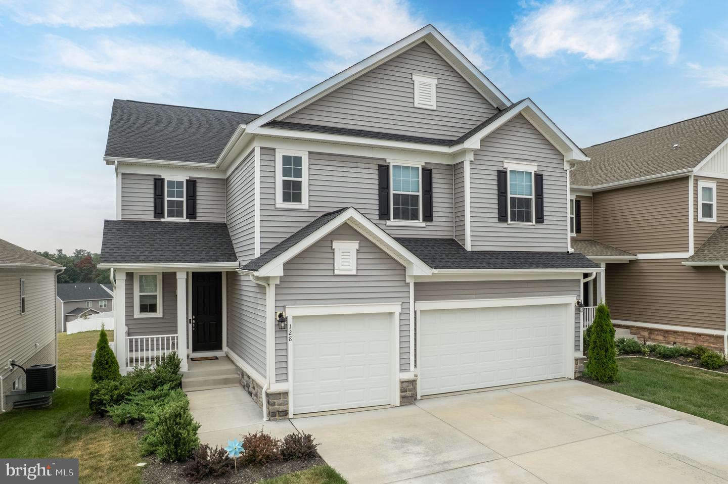 128 RAVEN OAKS DR, WINCHESTER, Virginia 22602, 4 Bedrooms Bedrooms, ,2 BathroomsBathrooms,Residential,For sale,128 RAVEN OAKS DR,VAFV2035910 MLS # VAFV2035910