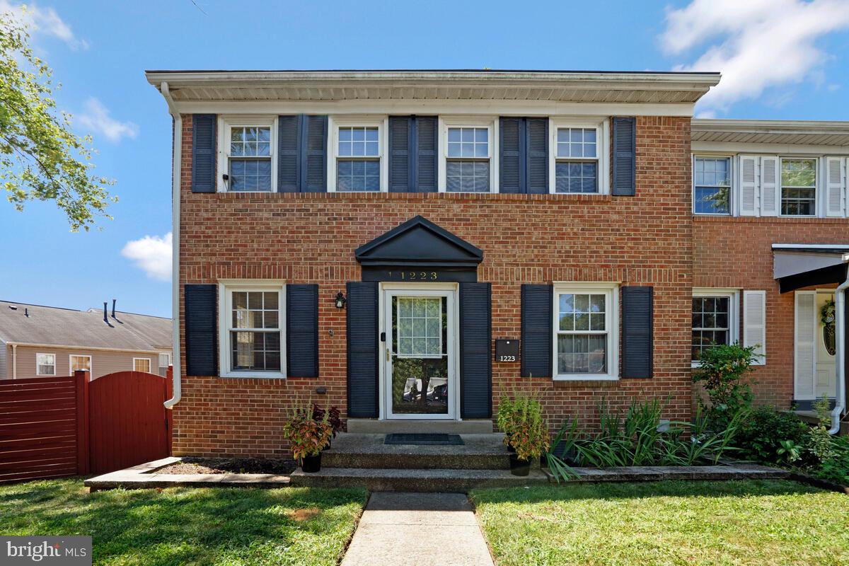 1223 FOX RUN PL, WOODBRIDGE, Virginia 22191, 3 Bedrooms Bedrooms, ,3 BathroomsBathrooms,Residential,For sale,1223 FOX RUN PL,VAPW2101578 MLS # VAPW2101578