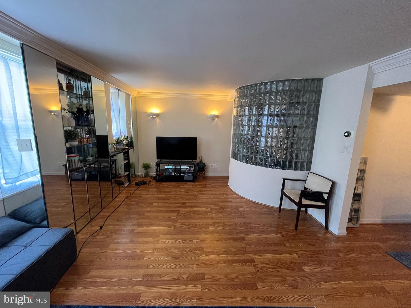 1133 13TH ST NW #402, WASHINGTON, District Of Columbia 20005, 1 Bedroom Bedrooms, ,1 BathroomBathrooms,Residential,For sale,1133 13TH ST NW #402,DCDC2215576 MLS # DCDC2215576