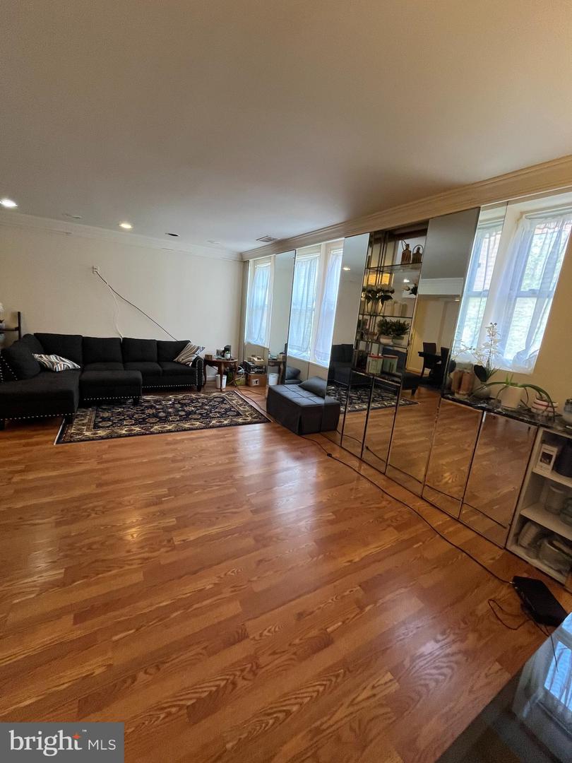1133 13TH ST NW #402, WASHINGTON, District Of Columbia 20005, 1 Bedroom Bedrooms, ,1 BathroomBathrooms,Residential,For sale,1133 13TH ST NW #402,DCDC2215576 MLS # DCDC2215576