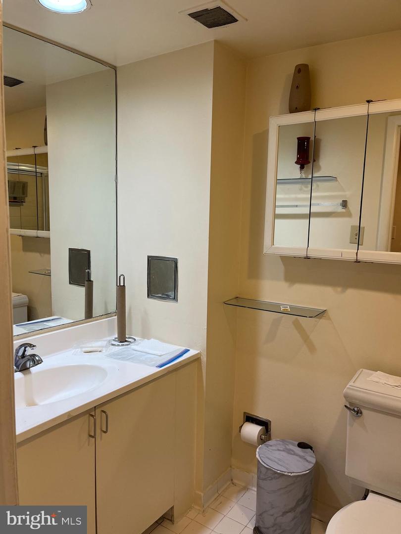 1133 13TH ST NW #402, WASHINGTON, District Of Columbia 20005, 1 Bedroom Bedrooms, ,1 BathroomBathrooms,Residential,For sale,1133 13TH ST NW #402,DCDC2215576 MLS # DCDC2215576