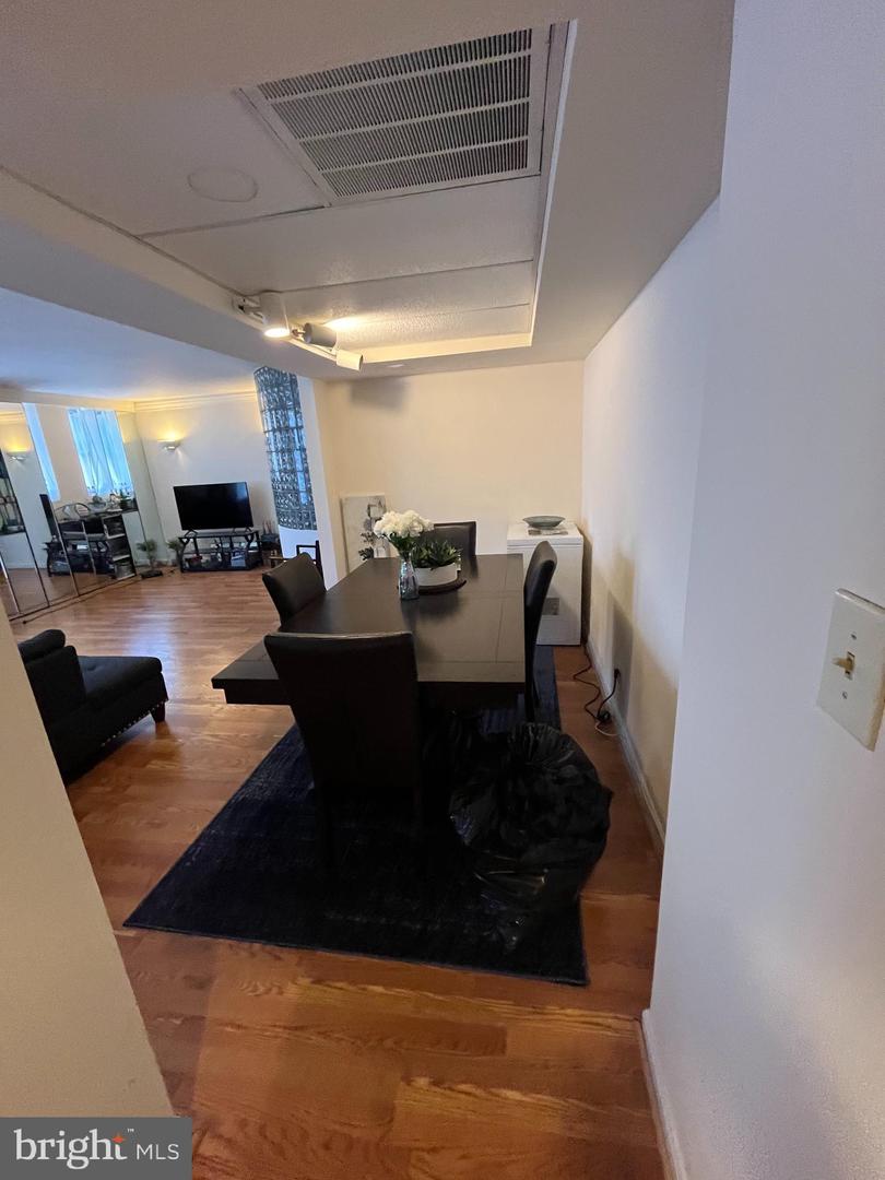 1133 13TH ST NW #402, WASHINGTON, District Of Columbia 20005, 1 Bedroom Bedrooms, ,1 BathroomBathrooms,Residential,For sale,1133 13TH ST NW #402,DCDC2215576 MLS # DCDC2215576