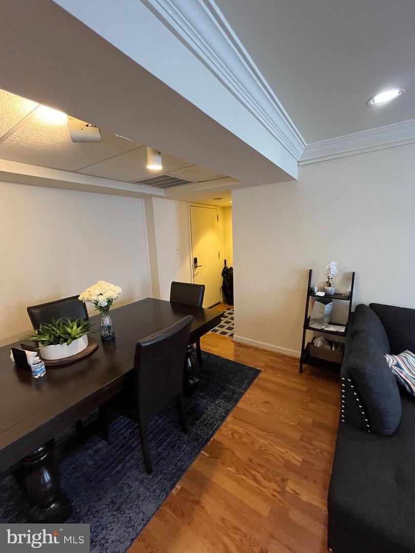 1133 13TH ST NW #402, WASHINGTON, District Of Columbia 20005, 1 Bedroom Bedrooms, ,1 BathroomBathrooms,Residential,For sale,1133 13TH ST NW #402,DCDC2215576 MLS # DCDC2215576