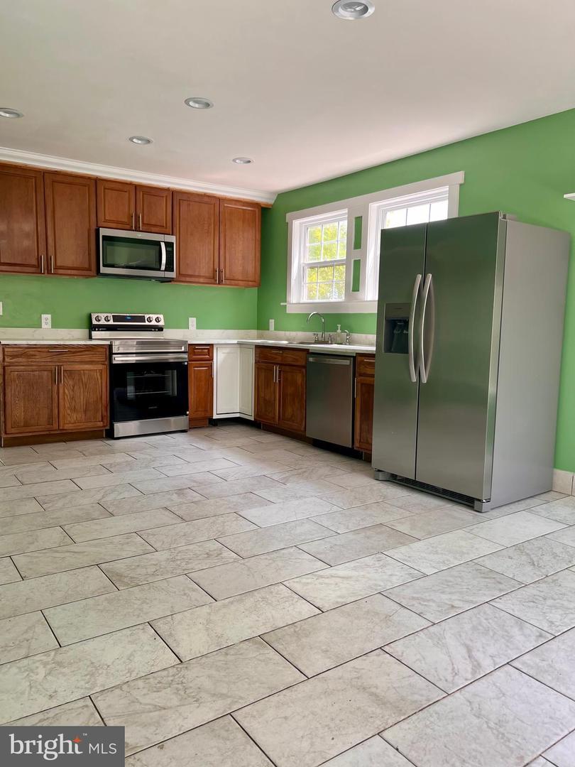 1501 DEVILS REACH RD, WOODBRIDGE, Virginia 22191, 6 Bedrooms Bedrooms, ,4 BathroomsBathrooms,Residential,For sale,1501 DEVILS REACH RD,VAPW2101818 MLS # VAPW2101818