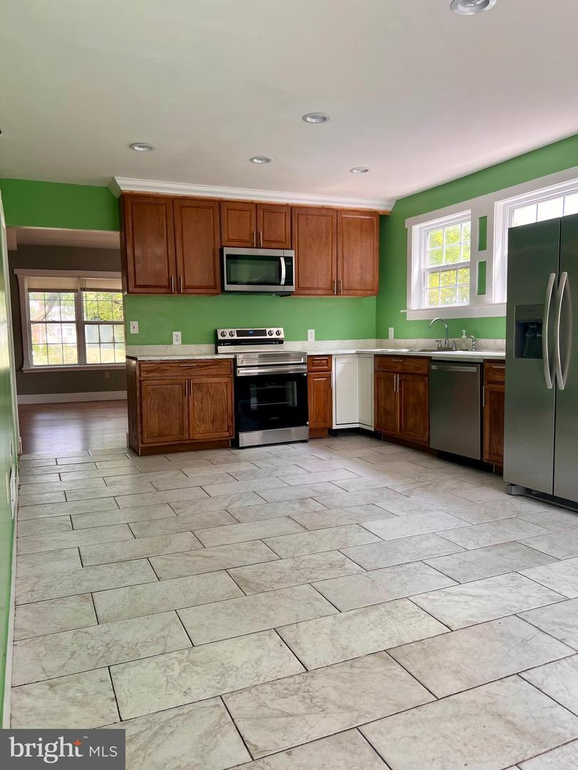 1501 DEVILS REACH RD, WOODBRIDGE, Virginia 22191, 6 Bedrooms Bedrooms, ,4 BathroomsBathrooms,Residential,For sale,1501 DEVILS REACH RD,VAPW2101818 MLS # VAPW2101818