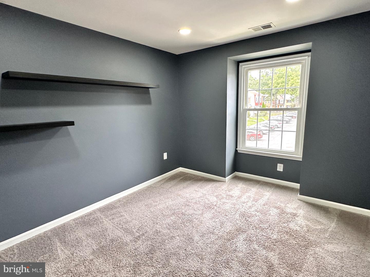 7428 ERSKA WOODS CT, SPRINGFIELD, Virginia 22153, 3 Bedrooms Bedrooms, ,3 BathroomsBathrooms,Residential,For sale,7428 ERSKA WOODS CT,VAFX2262210 MLS # VAFX2262210