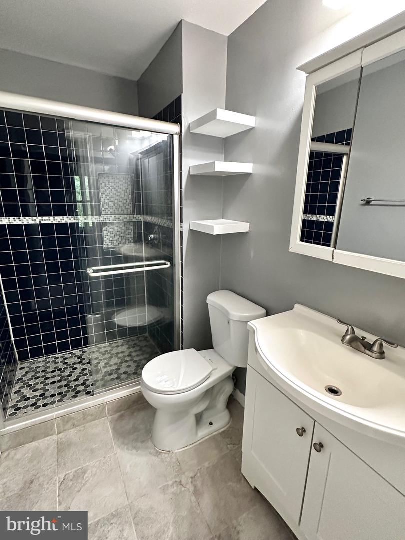 7428 ERSKA WOODS CT, SPRINGFIELD, Virginia 22153, 3 Bedrooms Bedrooms, ,3 BathroomsBathrooms,Residential,For sale,7428 ERSKA WOODS CT,VAFX2262210 MLS # VAFX2262210