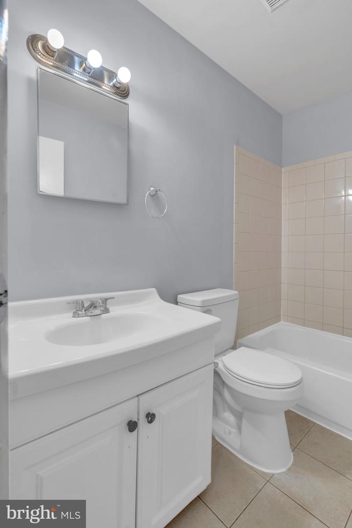 1243 SUMMERFIELD DR, HERNDON, Virginia 20170, 5 Bedrooms Bedrooms, ,3 BathroomsBathrooms,Residential,For sale,1243 SUMMERFIELD DR,VAFX2262302 MLS # VAFX2262302