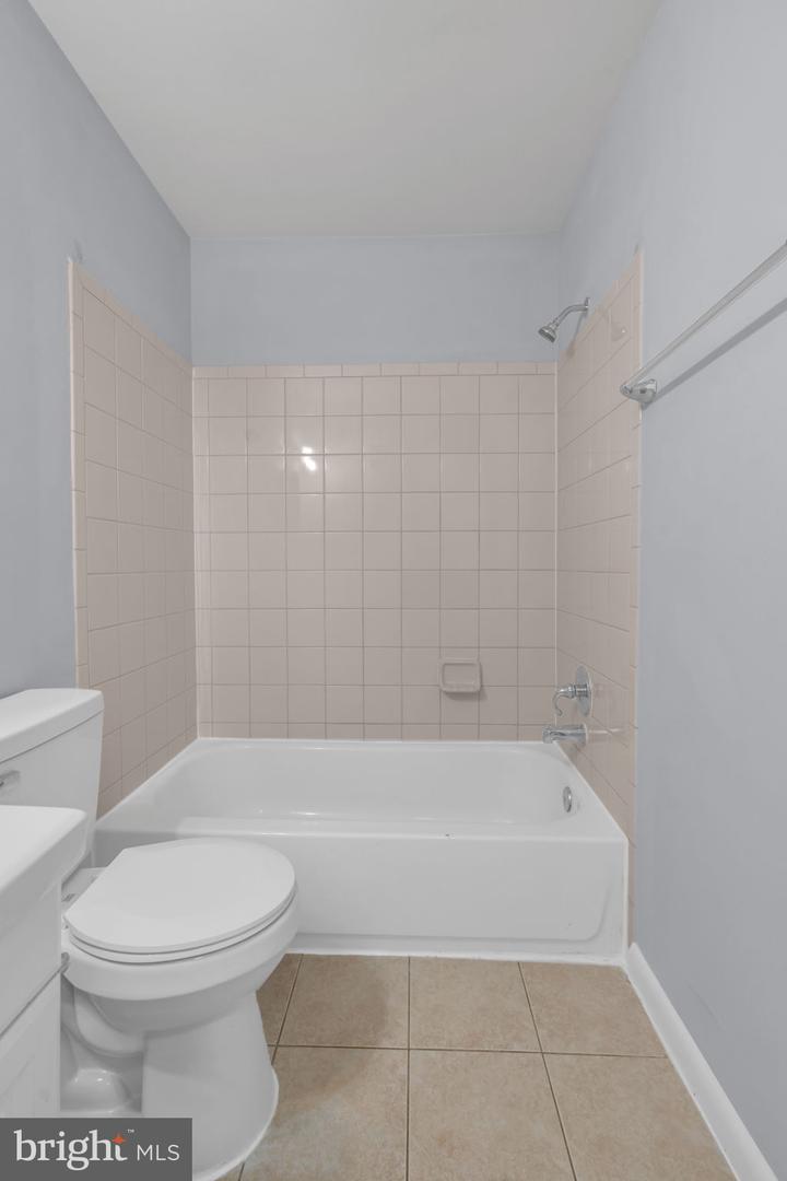 1243 SUMMERFIELD DR, HERNDON, Virginia 20170, 5 Bedrooms Bedrooms, ,3 BathroomsBathrooms,Residential,For sale,1243 SUMMERFIELD DR,VAFX2262302 MLS # VAFX2262302