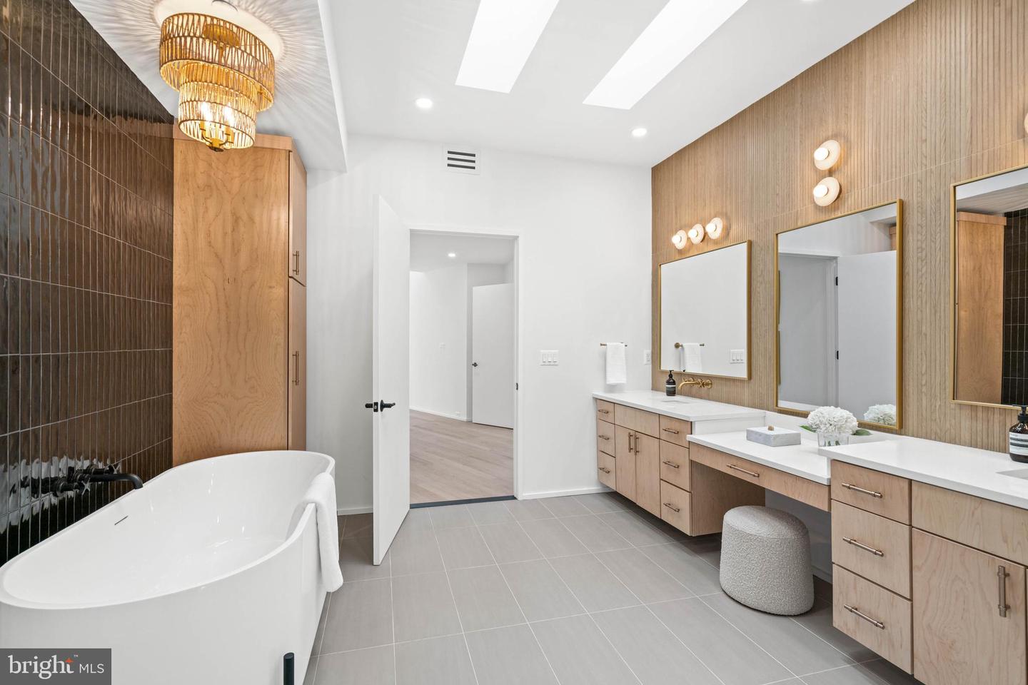 5244 WATSON ST NW, WASHINGTON, District Of Columbia 20016, 5 Bedrooms Bedrooms, ,5 BathroomsBathrooms,Residential,For sale,5244 WATSON ST NW,DCDC2215976 MLS # DCDC2215976