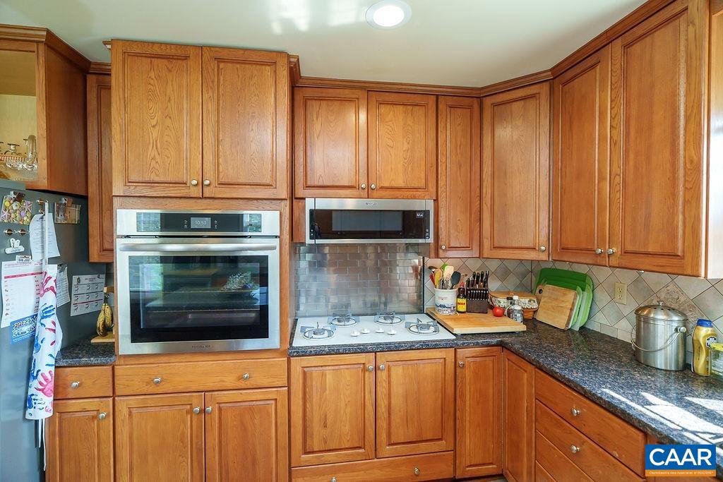 2733 SOUTHERN HILLS CT, NORTH GARDEN, Virginia 22959, 4 Bedrooms Bedrooms, ,3 BathroomsBathrooms,Residential,For sale,2733 SOUTHERN HILLS CT,668033 MLS # 668033