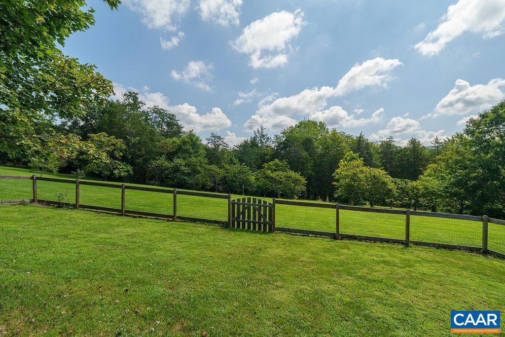 2733 SOUTHERN HILLS CT, NORTH GARDEN, Virginia 22959, 4 Bedrooms Bedrooms, ,3 BathroomsBathrooms,Residential,For sale,2733 SOUTHERN HILLS CT,668033 MLS # 668033