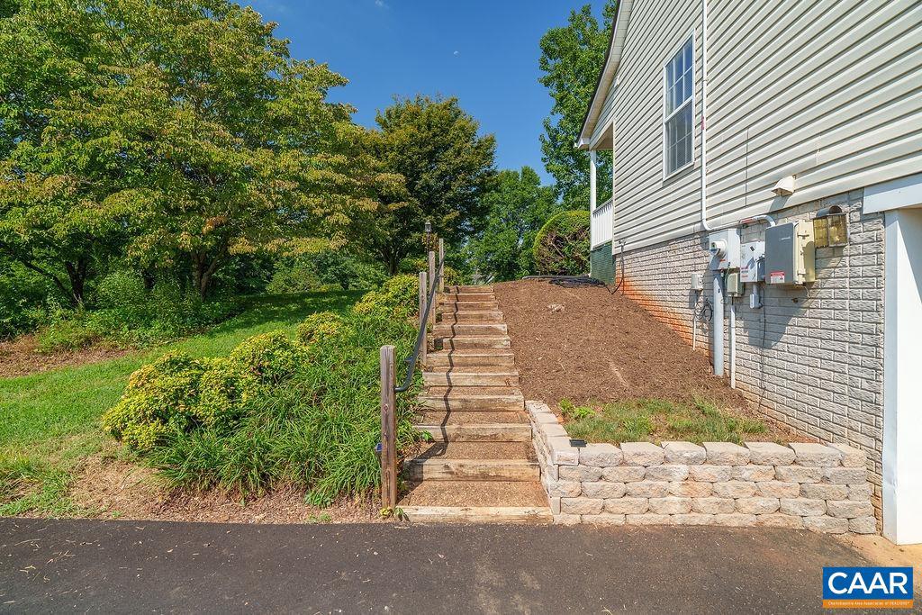 2733 SOUTHERN HILLS CT, NORTH GARDEN, Virginia 22959, 4 Bedrooms Bedrooms, ,3 BathroomsBathrooms,Residential,For sale,2733 SOUTHERN HILLS CT,668033 MLS # 668033