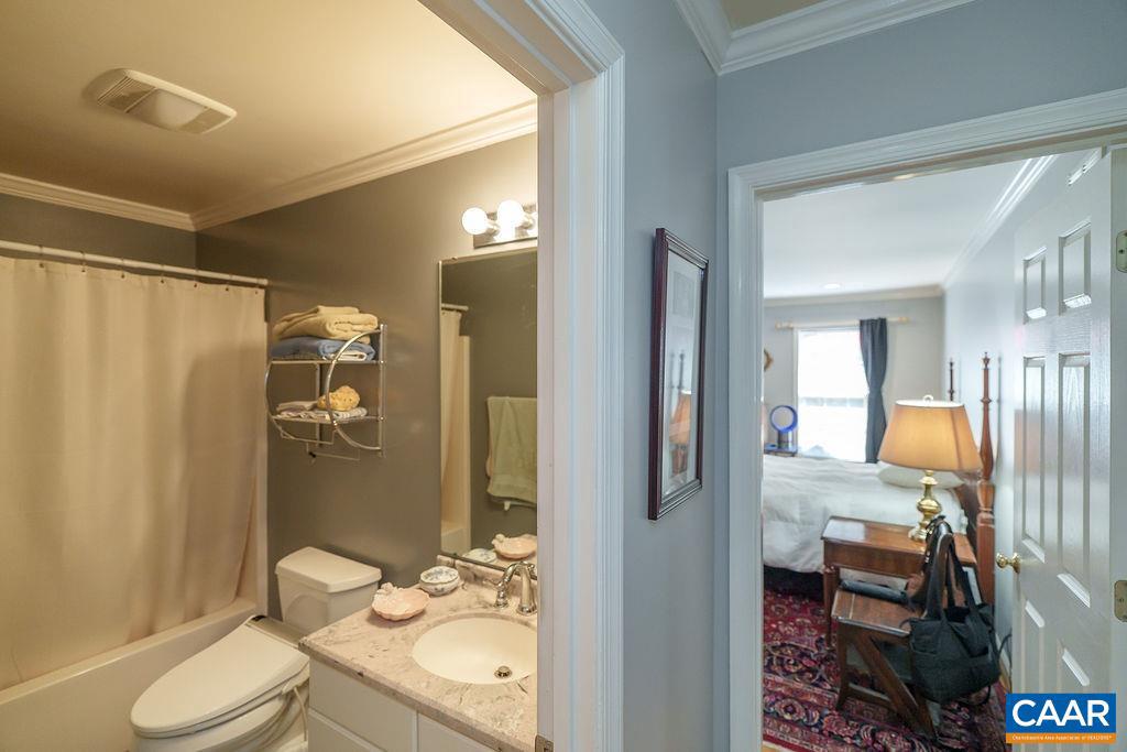 2733 SOUTHERN HILLS CT, NORTH GARDEN, Virginia 22959, 4 Bedrooms Bedrooms, ,3 BathroomsBathrooms,Residential,For sale,2733 SOUTHERN HILLS CT,668033 MLS # 668033