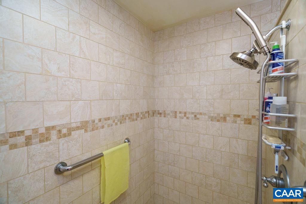 2733 SOUTHERN HILLS CT, NORTH GARDEN, Virginia 22959, 4 Bedrooms Bedrooms, ,3 BathroomsBathrooms,Residential,For sale,2733 SOUTHERN HILLS CT,668033 MLS # 668033