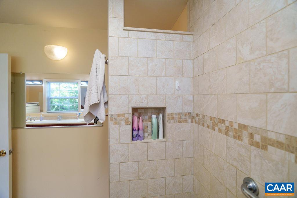 2733 SOUTHERN HILLS CT, NORTH GARDEN, Virginia 22959, 4 Bedrooms Bedrooms, ,3 BathroomsBathrooms,Residential,For sale,2733 SOUTHERN HILLS CT,668033 MLS # 668033