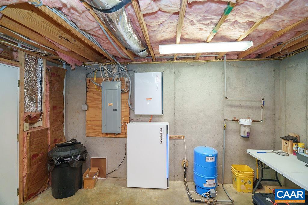 2733 SOUTHERN HILLS CT, NORTH GARDEN, Virginia 22959, 4 Bedrooms Bedrooms, ,3 BathroomsBathrooms,Residential,For sale,2733 SOUTHERN HILLS CT,668033 MLS # 668033
