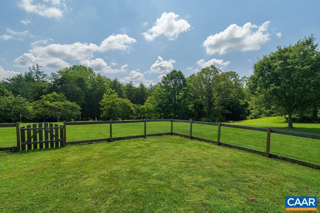 2733 SOUTHERN HILLS CT, NORTH GARDEN, Virginia 22959, 4 Bedrooms Bedrooms, ,3 BathroomsBathrooms,Residential,For sale,2733 SOUTHERN HILLS CT,668033 MLS # 668033