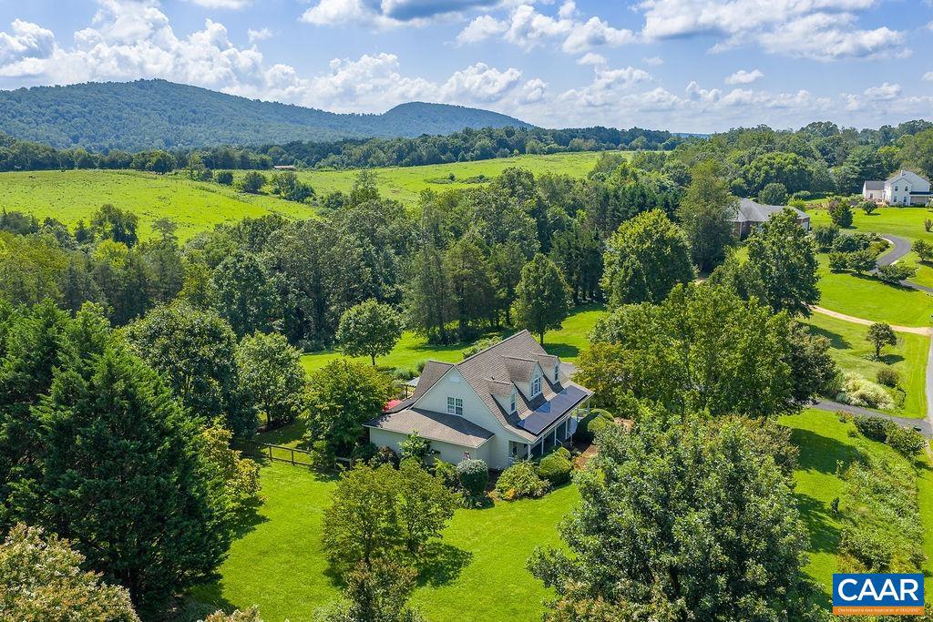 2733 SOUTHERN HILLS CT, NORTH GARDEN, Virginia 22959, 4 Bedrooms Bedrooms, ,3 BathroomsBathrooms,Residential,For sale,2733 SOUTHERN HILLS CT,668033 MLS # 668033
