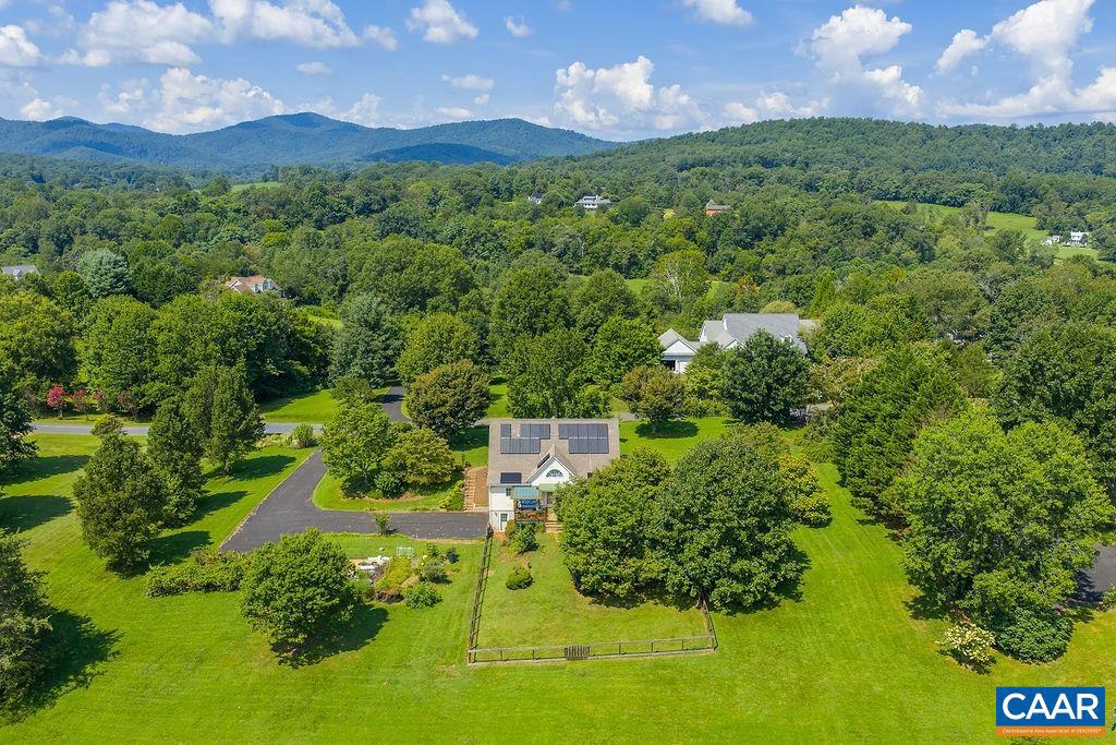 2733 SOUTHERN HILLS CT, NORTH GARDEN, Virginia 22959, 4 Bedrooms Bedrooms, ,3 BathroomsBathrooms,Residential,For sale,2733 SOUTHERN HILLS CT,668033 MLS # 668033