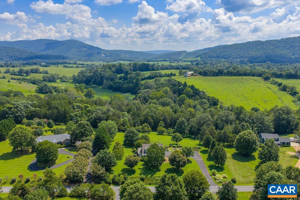 2733 SOUTHERN HILLS CT, NORTH GARDEN, Virginia 22959, 4 Bedrooms Bedrooms, ,3 BathroomsBathrooms,Residential,For sale,2733 SOUTHERN HILLS CT,668033 MLS # 668033