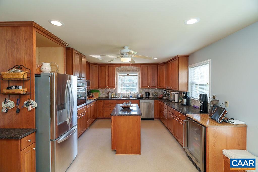 2733 SOUTHERN HILLS CT, NORTH GARDEN, Virginia 22959, 4 Bedrooms Bedrooms, ,3 BathroomsBathrooms,Residential,For sale,2733 SOUTHERN HILLS CT,668033 MLS # 668033