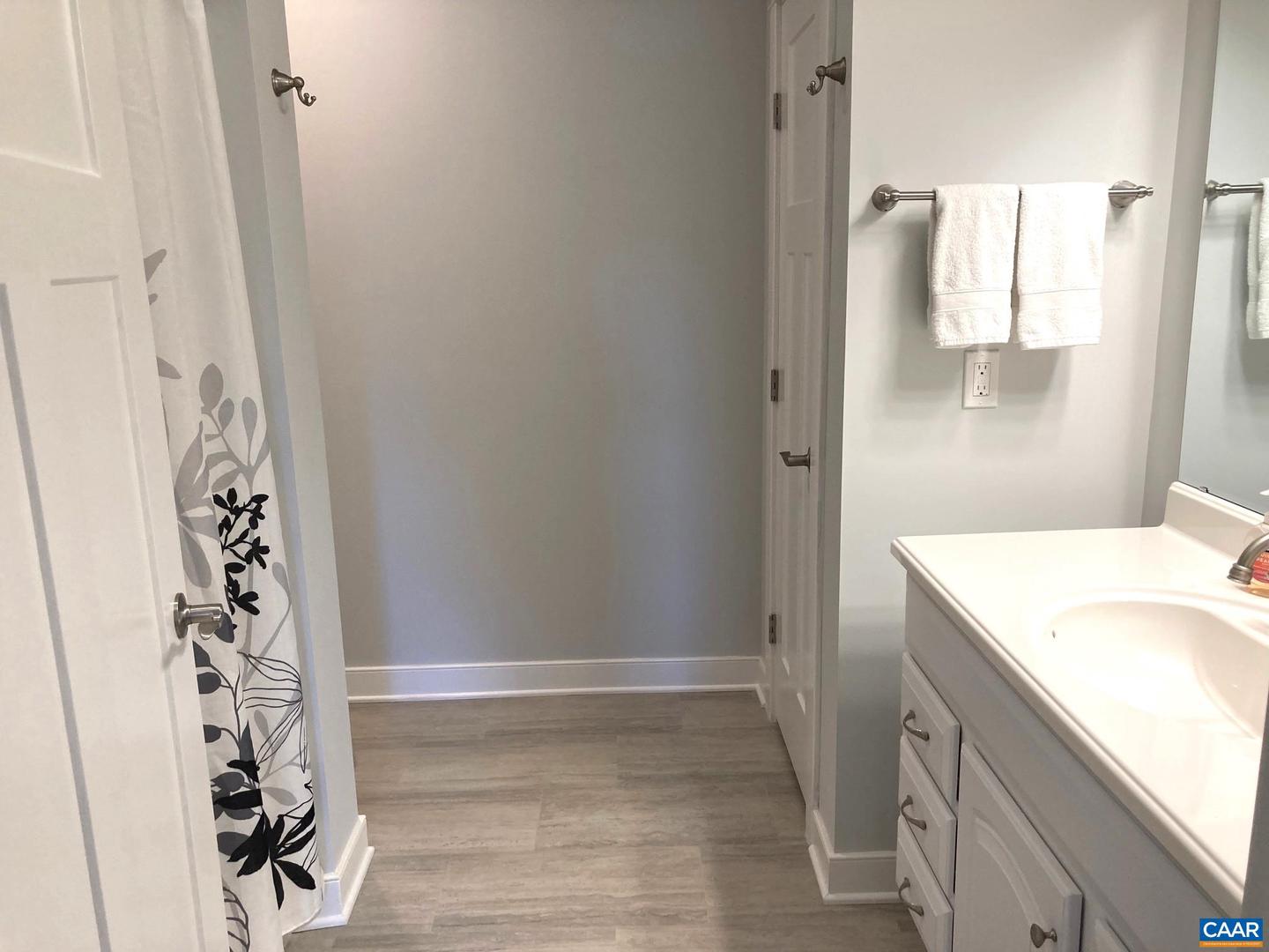 267 HERITAGE DR, ZION CROSSROADS, Virginia 22942, 5 Bedrooms Bedrooms, ,4 BathroomsBathrooms,Residential,For sale,267 HERITAGE DR,668037 MLS # 668037