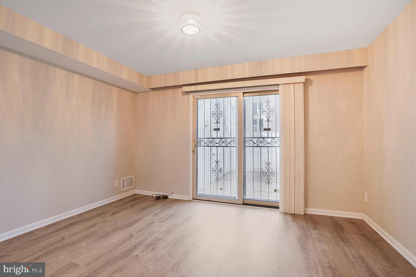 62 G ST SW #117, WASHINGTON, District Of Columbia 20024, 3 Bedrooms Bedrooms, ,2 BathroomsBathrooms,Residential,For sale,62 G ST SW #117,DCDC2194790 MLS # DCDC2194790