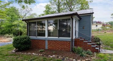 837 FABER AVE, WAYNESBORO, Virginia 22980, 2 Bedrooms Bedrooms, ,1 BathroomBathrooms,Residential,From Afton M, R on N Delphine, R on Faber, propert,837 FABER AVE,664181 MLS # 664181