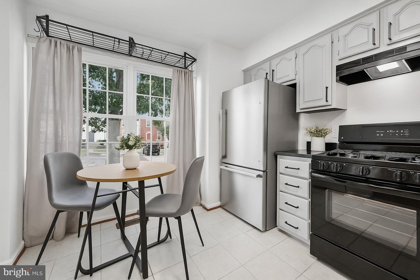 17875 LOUNSBERY DR, DUMFRIES, Virginia 22026, 3 Bedrooms Bedrooms, ,2 BathroomsBathrooms,Residential,For sale,17875 LOUNSBERY DR,VAPW2097540 MLS # VAPW2097540