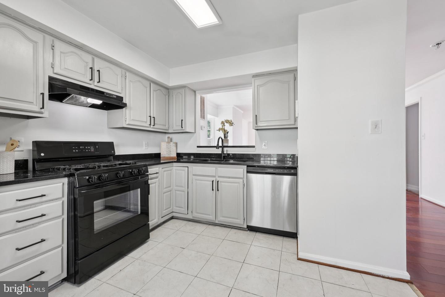 17875 LOUNSBERY DR, DUMFRIES, Virginia 22026, 3 Bedrooms Bedrooms, ,2 BathroomsBathrooms,Residential,For sale,17875 LOUNSBERY DR,VAPW2097540 MLS # VAPW2097540