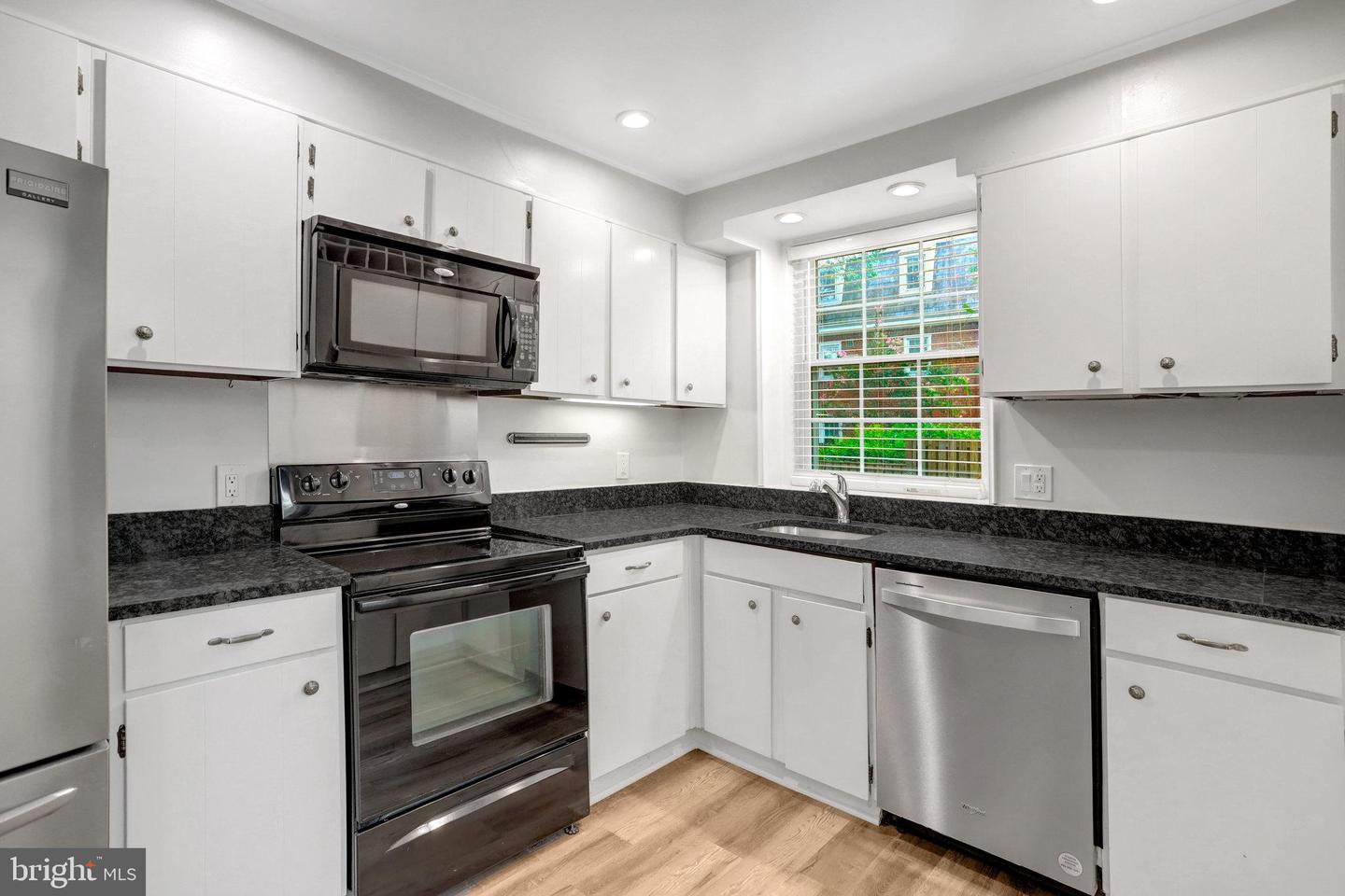 3004 S COLUMBUS ST S #A2, ARLINGTON, Virginia 22206, 2 Bedrooms Bedrooms, ,2 BathroomsBathrooms,Residential,For sale,3004 S COLUMBUS ST S #A2,VAAR2060310 MLS # VAAR2060310